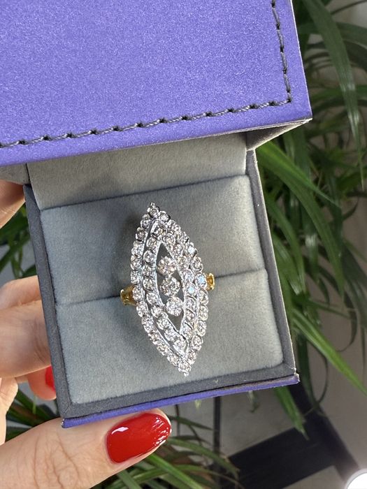 Золотое кольцо с бриллиантами