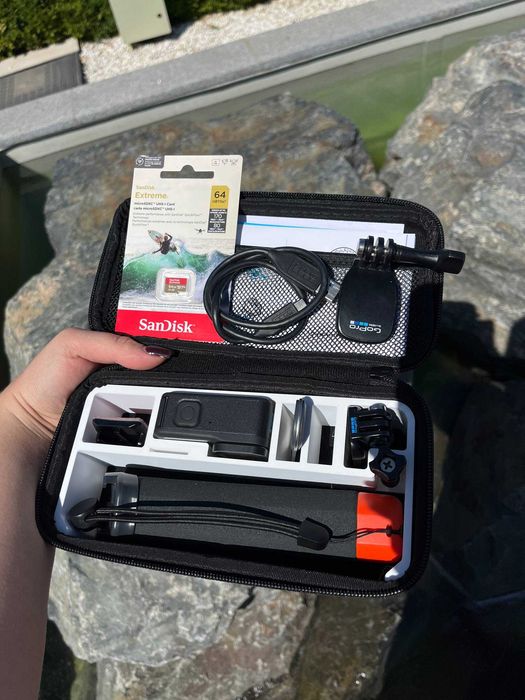 Екшн-камера GoPro Hero 13 з кріпленням на кепку