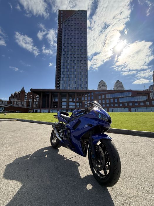 Продається мотоцикл Yamaha R6: Потужність та стиль в одному!