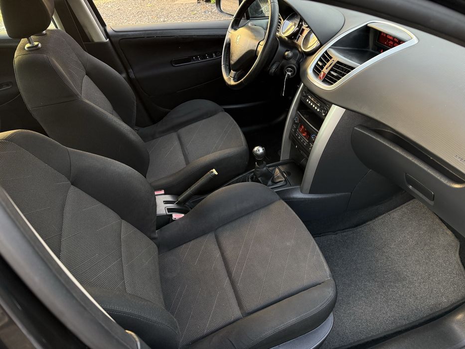 Peugeot 207 1.4 HDi 68cv ( Gasoleo ) 2007