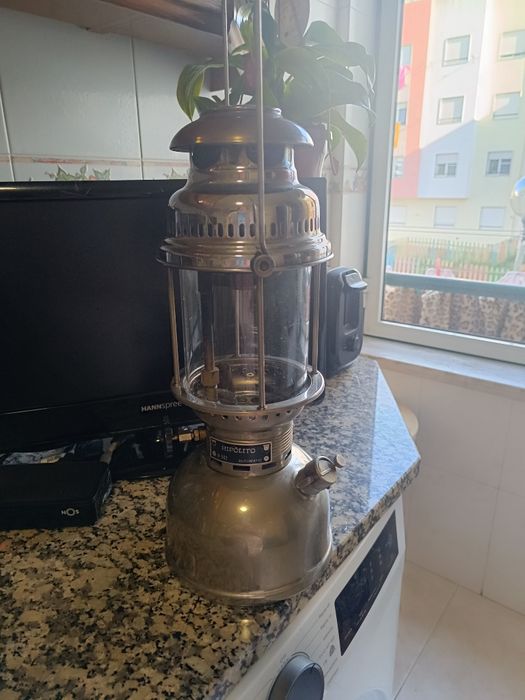 “Candeeiro Hipólito original a funcionar”Petromax