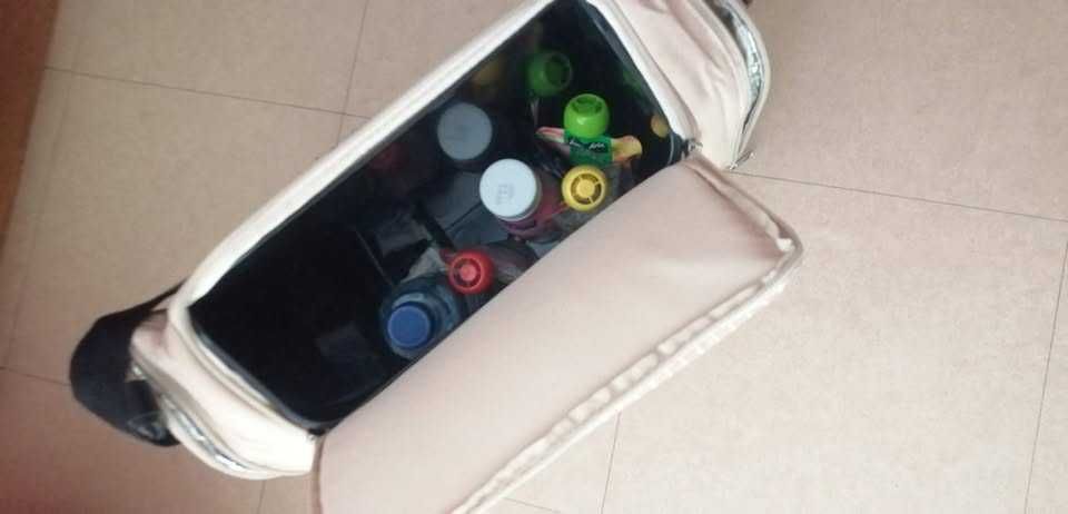 Mala/assento/termo/cadeira/muda fraldas. Faz todas estas funções.