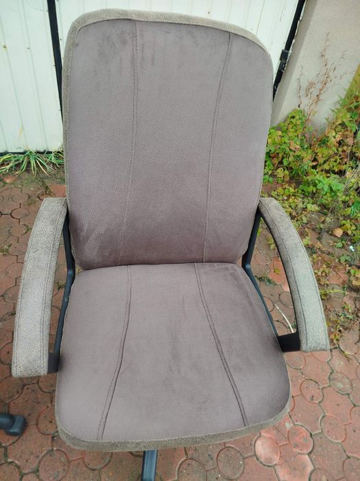 Продам комп'ютерні крісла