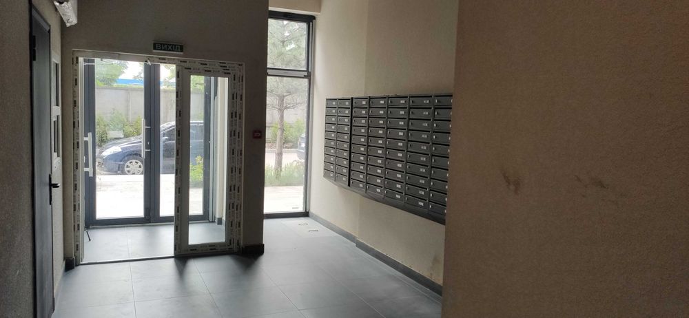 До метро 25 хвилин пішки