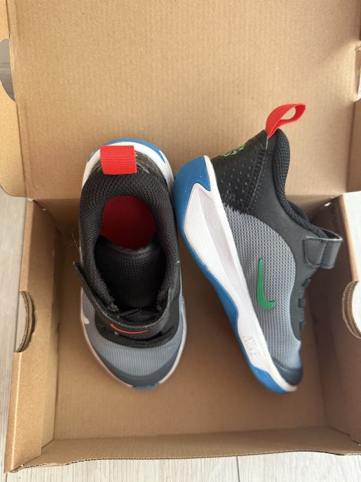 Продам оригінальні кросівки Nike дитячі