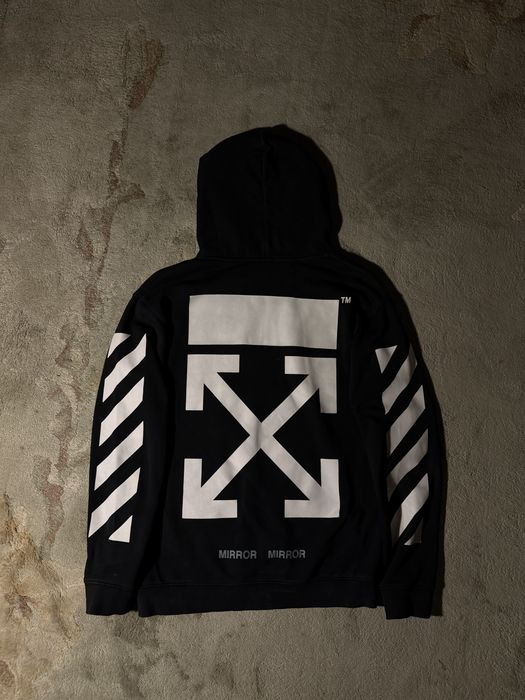 Off White Caravaggio