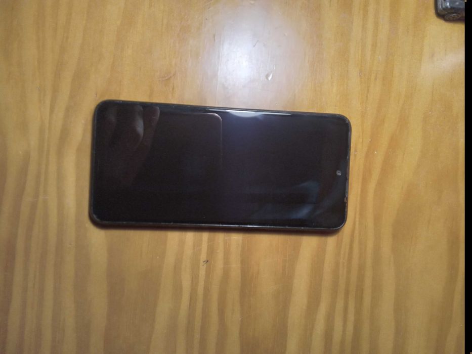 Telemóvel Xiamo Redmi Note 10S.