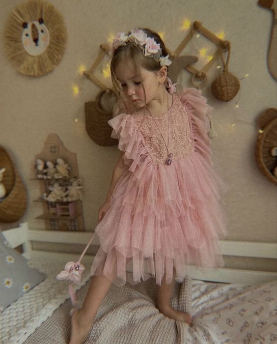 Святкова сукня 3-4 рочки