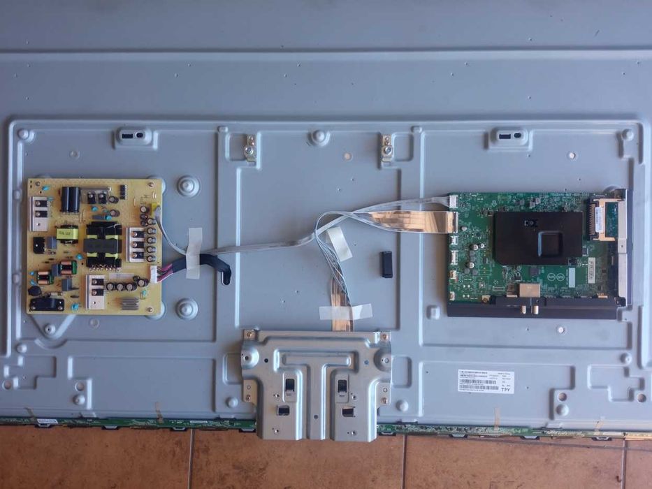 Telewizor Philips 58PUS8536/12 płyta główna, zasilacz, logika, ambilight - części.