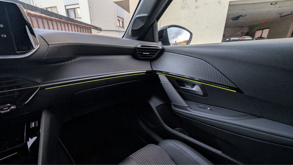 PEUGEOT e208 GT line 50kWH