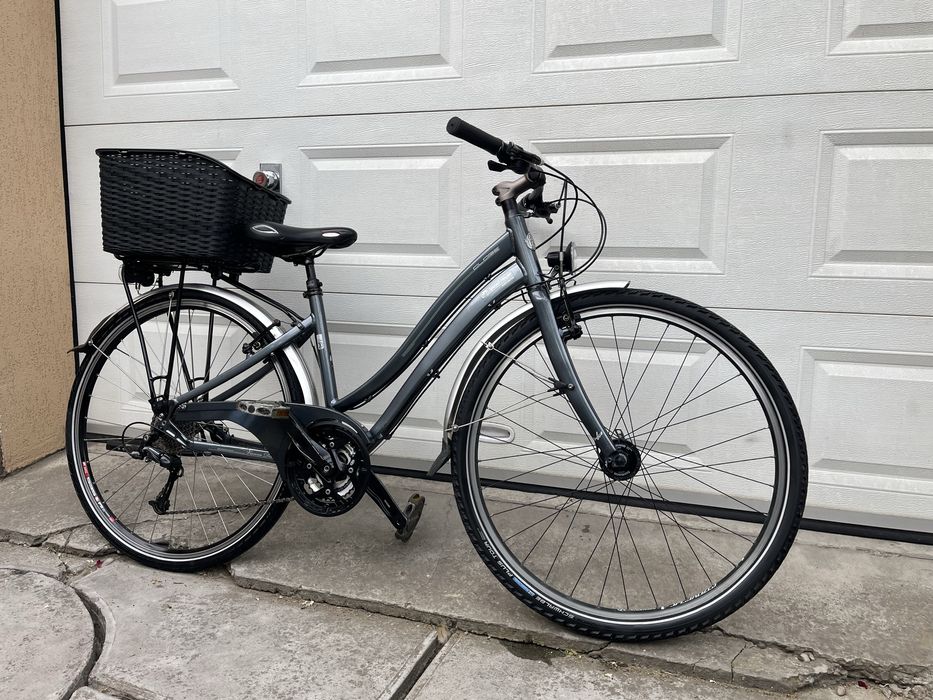 Продам жіночий велосипеж Specialized