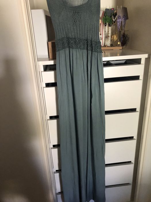 Vestido com crochet no peito