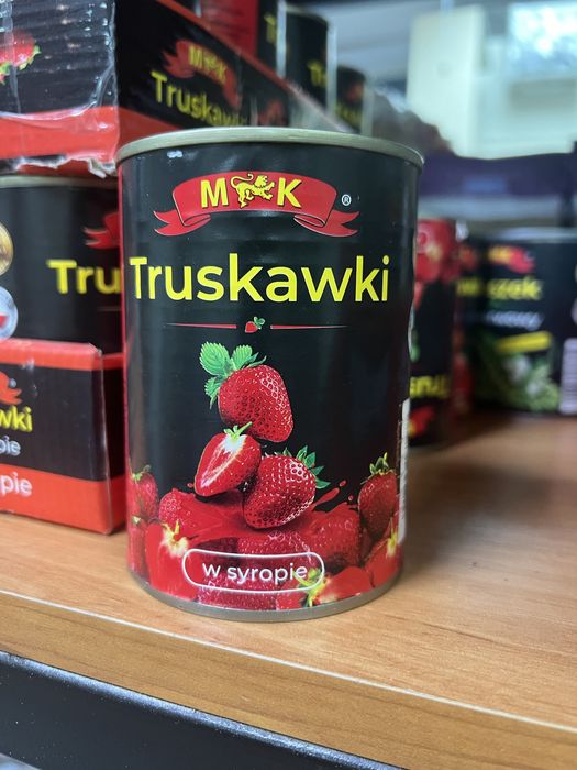 Ананаси персики полуниця консервовані ананасы клубника