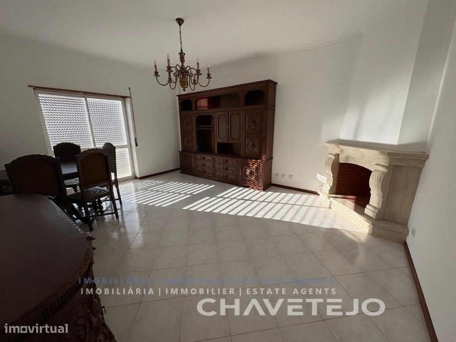 Apartamento T3 mobilado e equipado em Tomar perto espaços verdes.