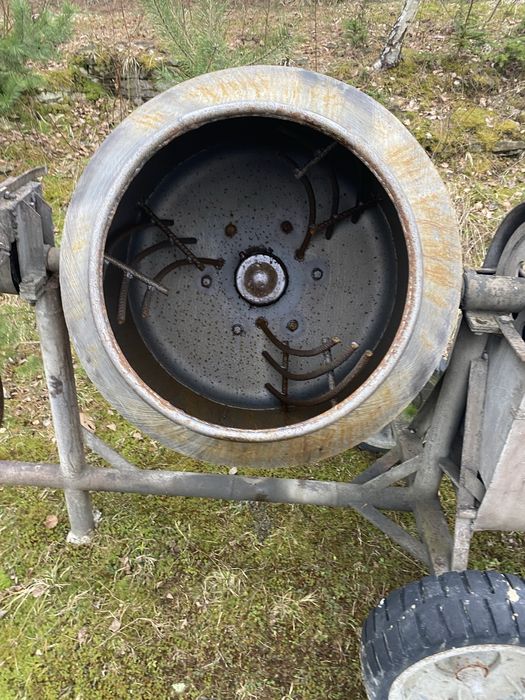 Betoniarka.             .