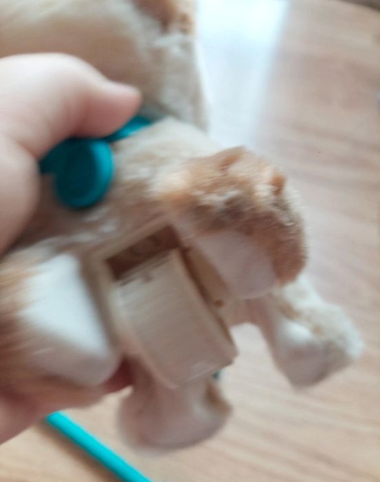 Interaktywny miauczący kotek furreal