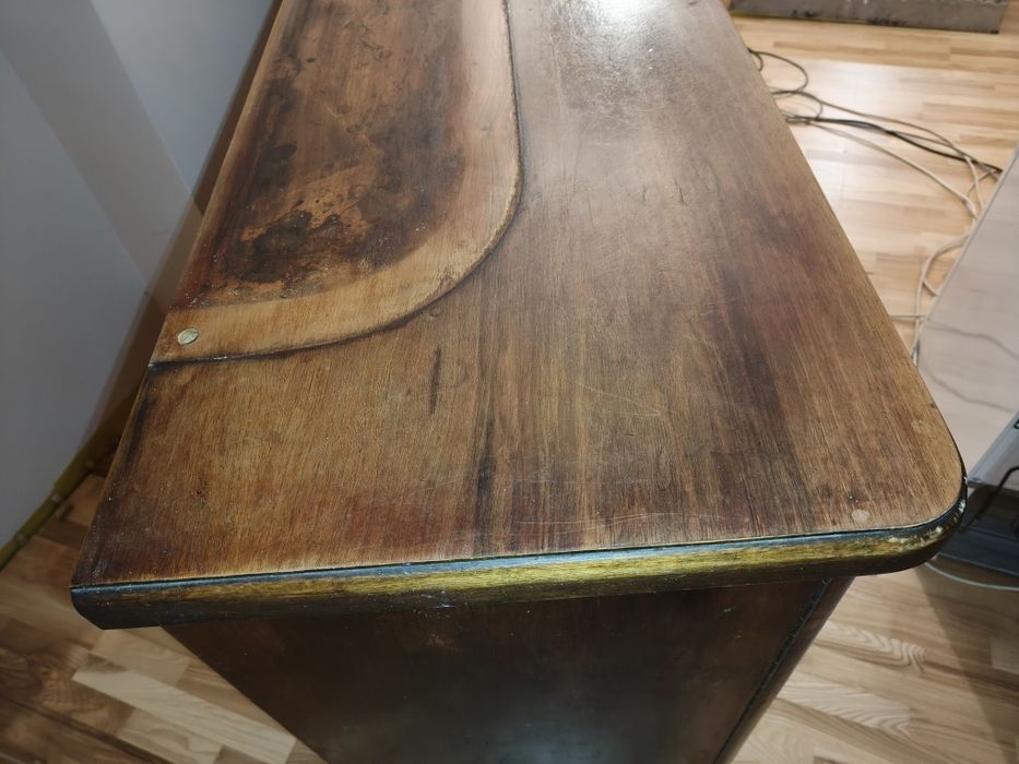 Sprzedam komodę do renowacji.