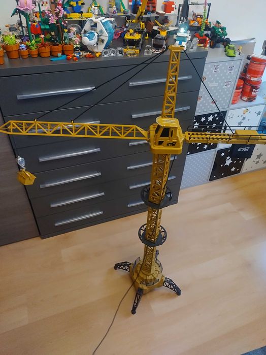 Grua guindaste de brincar com comando