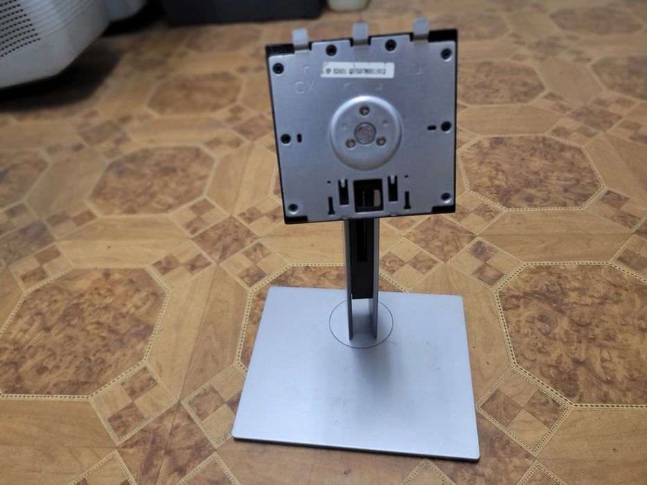 Podstawki pod telewizor - różne
