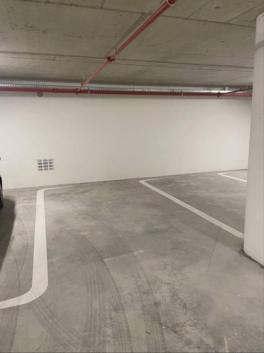 Alugo lugar de garagem