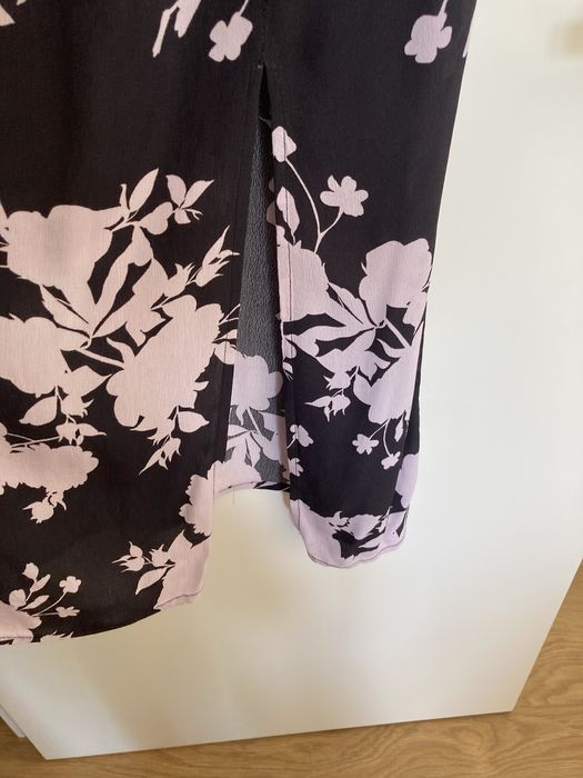 Vestido preto e rosa comprido com racha