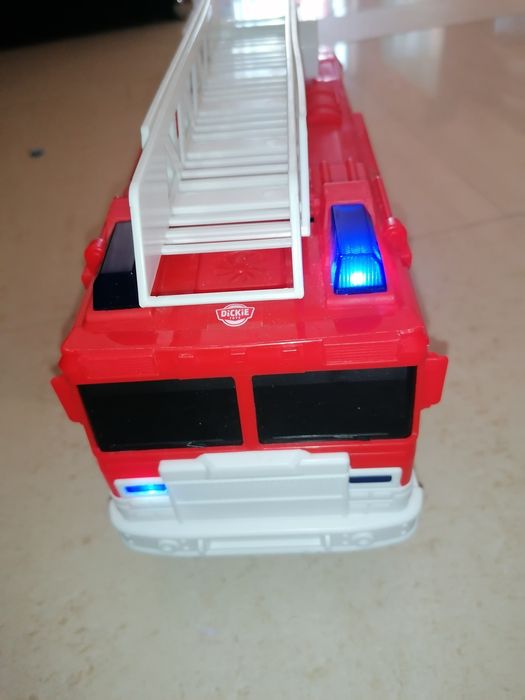 Camião dos bombeiros de brincar