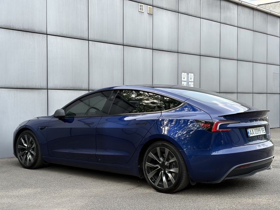 Tesla Model 3 2024 VIN 5YJ3E1EB9RF818890 фото оголошення 3 з 8