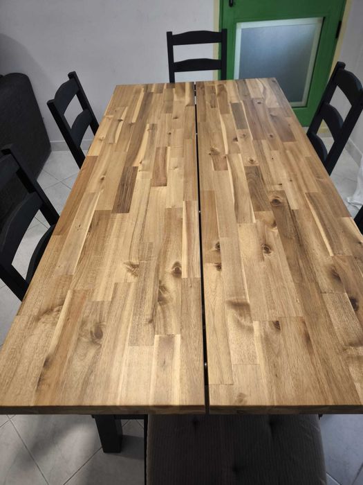 Mesa de madeira + 6 cadeiras