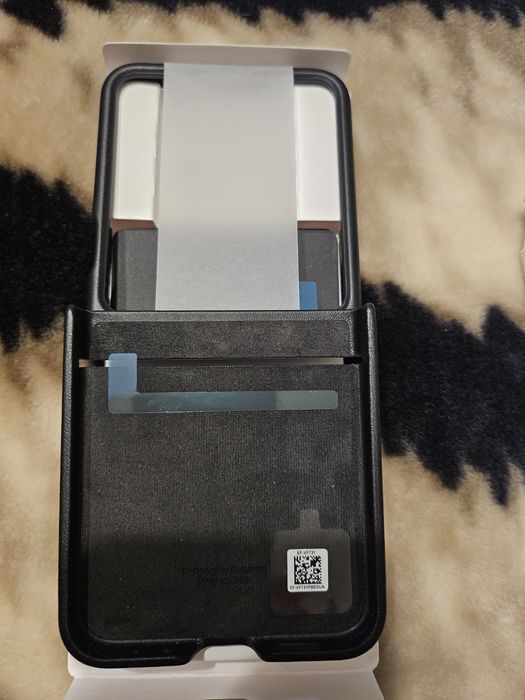 Чохол бампер Samsung Galaxy Flip 5 новий