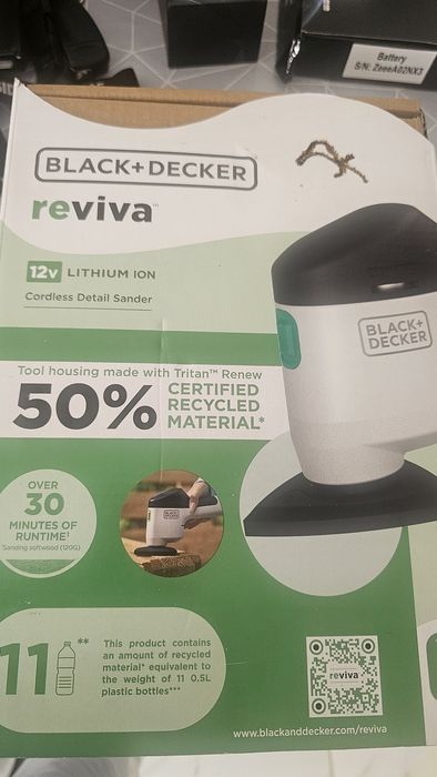 Lixadeira black e decker nova