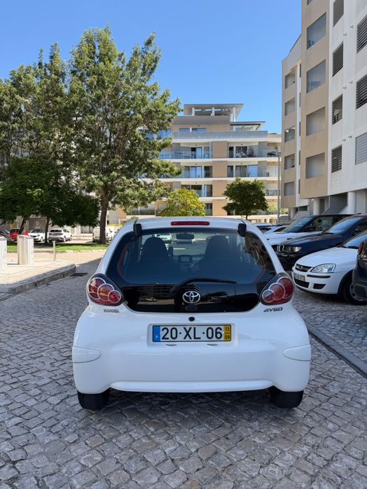 Toyota Aygo 1.0 gasolina 68 cv + A/C impecável !