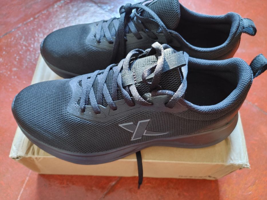 Кросівки Xtep 43