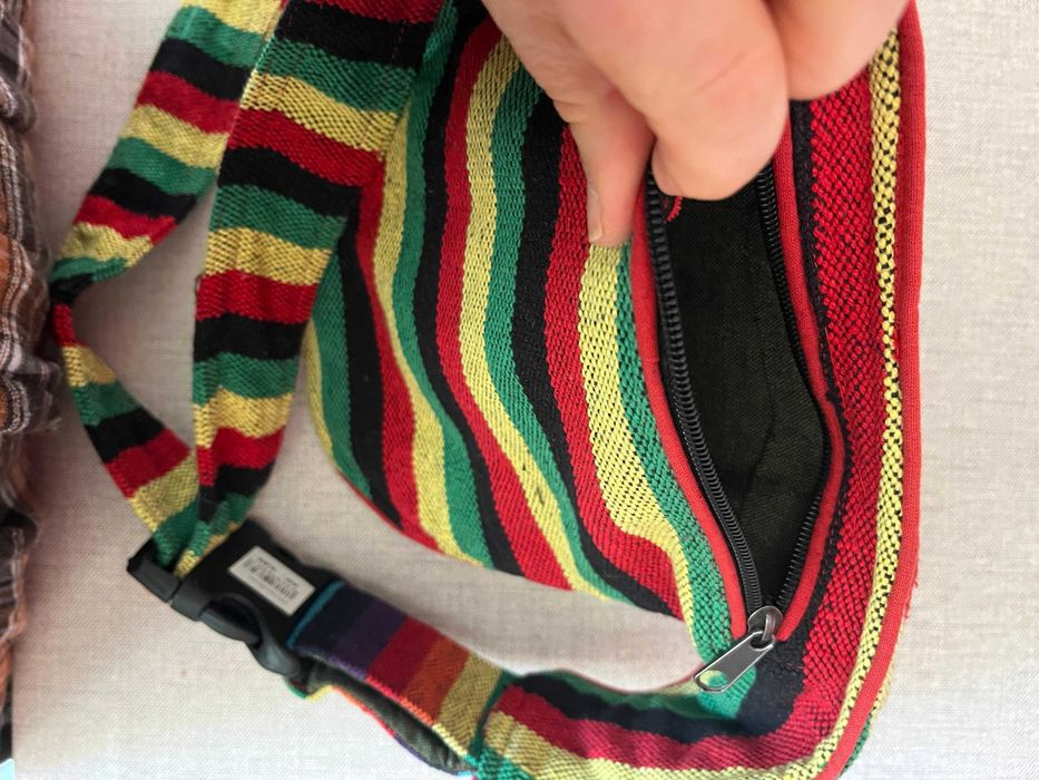 Bolsa Cintura Prática | Cores Rastafari | Múltiplos Bolsos