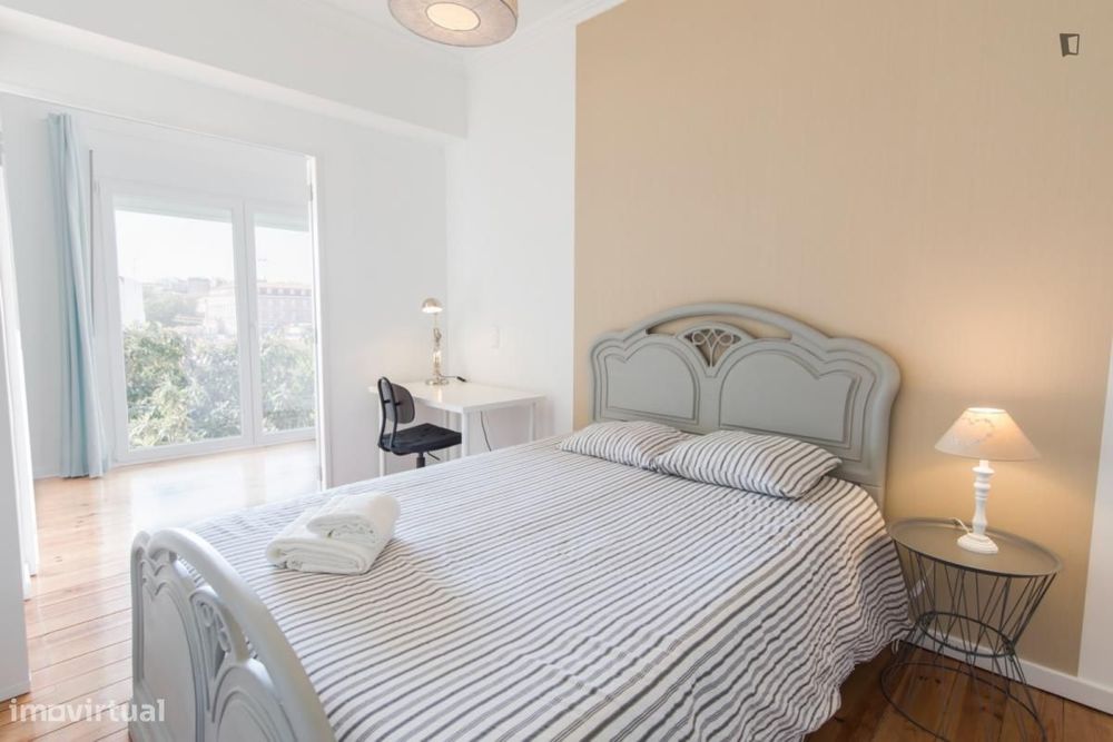 Quarto - localizado em Martim Moniz Lisbon