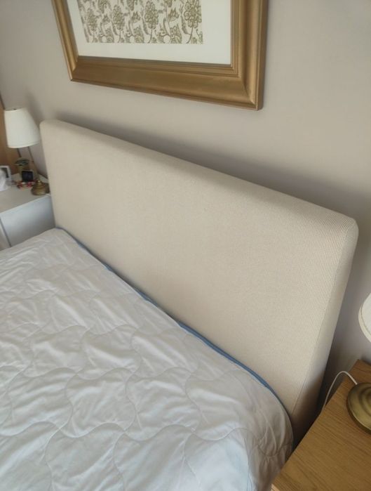 Cama excelente estado IKEA, lavável com estrado sem colchão 
1.60m
