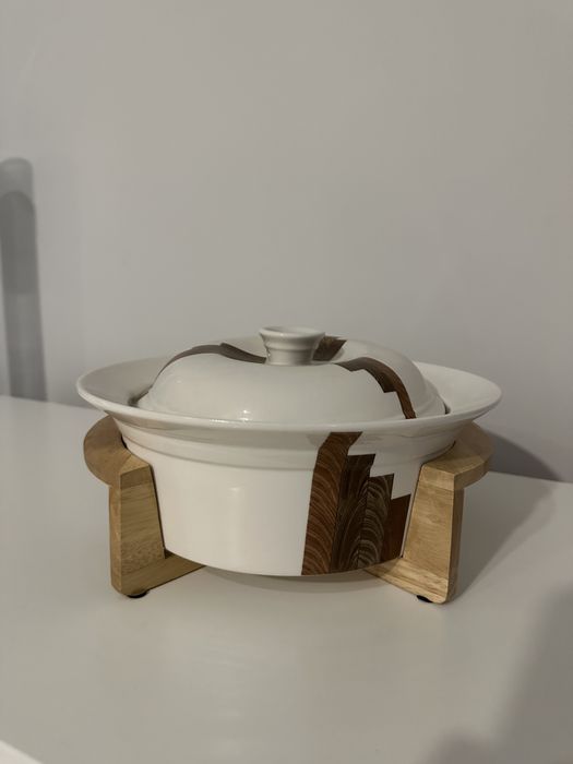 Waza z podstawą drewnianą