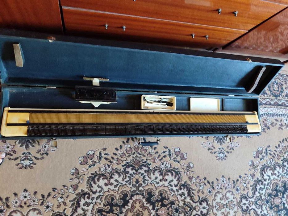 Машина плосковязальная ручная марки ПВР 5-120 "Украинка"