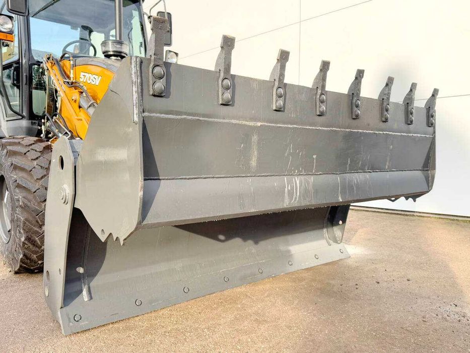 Ексватор навантажувач