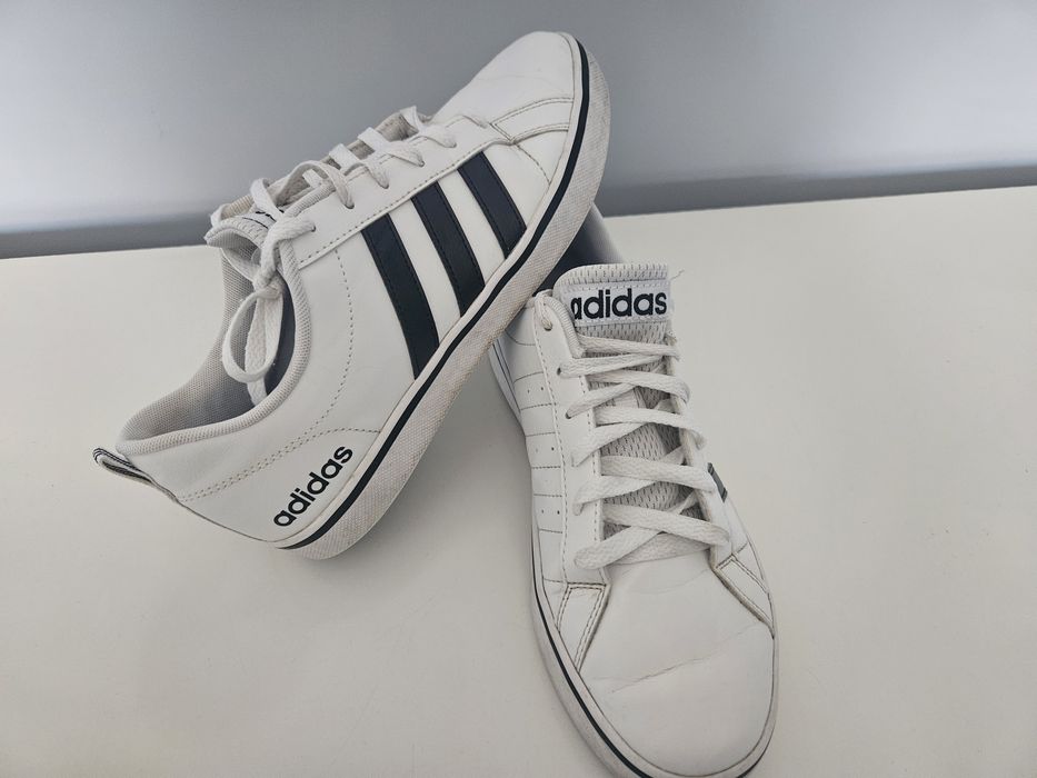 Snikersy chłopięce  Adidas 40