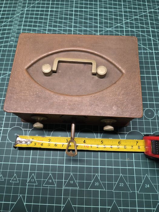 Cofre pequeno Antigo