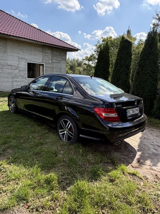 Mercedes-Benz c300