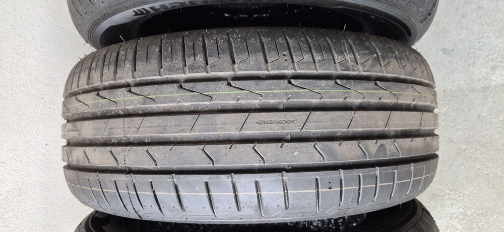 Komplet letnich opon hankook 215/55 R17