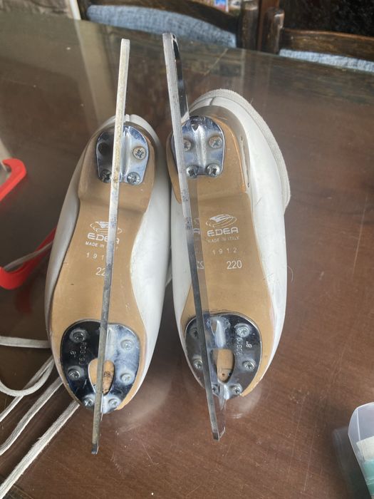 Продам ковзани 22 р. Edea, в гарному стані без заломів