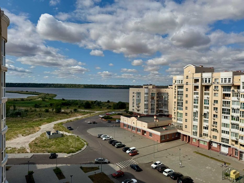 Продаю дворівневу 3-кімнатну квартиру в ЖК « Рівʼєра -2», Ривьера . Ц5
