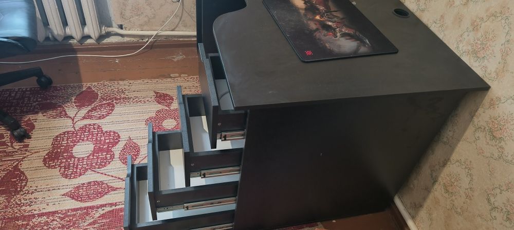 Стол компьютерный геймерский угловой  ДСП ламинированный Черний