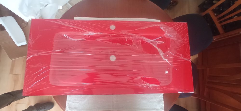 Lavatório vermelho 100.7x45,7x14 cm interior mais ou menos 73x32 cm