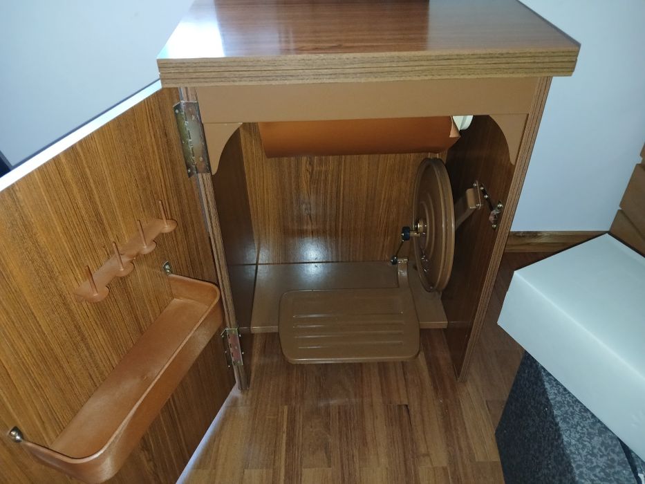 Máquina de costura Singer antiga