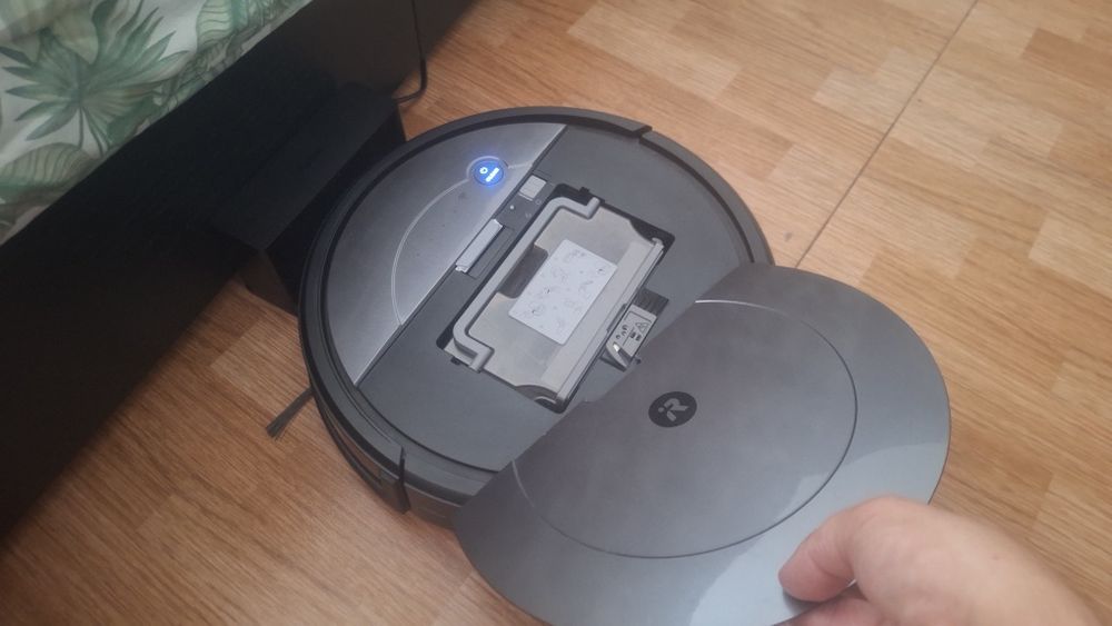 iRobot Roomba Combo - Robot Aspirador e Mop | Funcional | Tampa partida