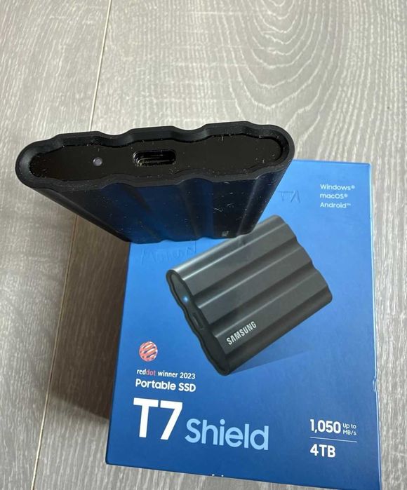 Samsung T7 Shield 4TB