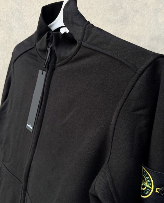 Зіпка “Stone island“